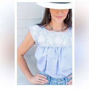 EMILIA COLLECTION Ana Blouse blue/white stripe with white embroidery size small